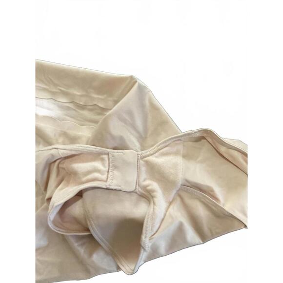Assets Spanx Light Beige Women's Shapewear Bodysuit with Adjustable Straps - Picture 4 of 13